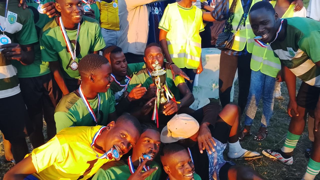 Nova Aliança faz reviravolta épica e conquista Supertaça do Vaz nos penáltis