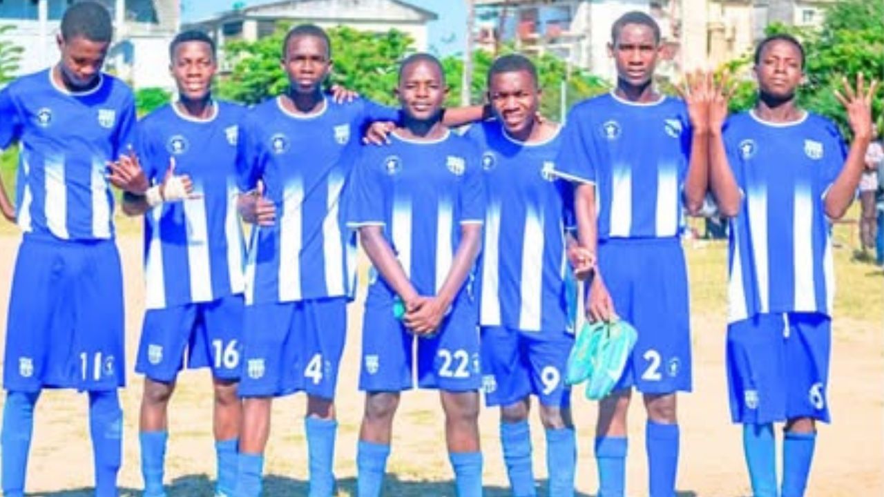 Capa - Futebol Clube da Beira goleia Desportivo de Macuti por 5-1 nos Juvenis A